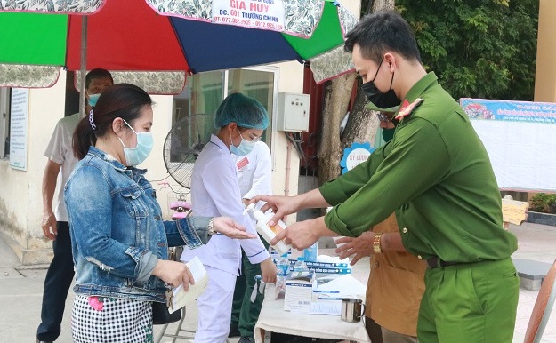 Công an quận Kiến An: Phát hiện 67 trường hợp không đeo khẩu trang khi ra đường